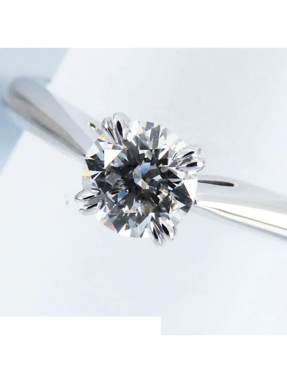 Harry Winston Solitaire Ring Platinum Diamond